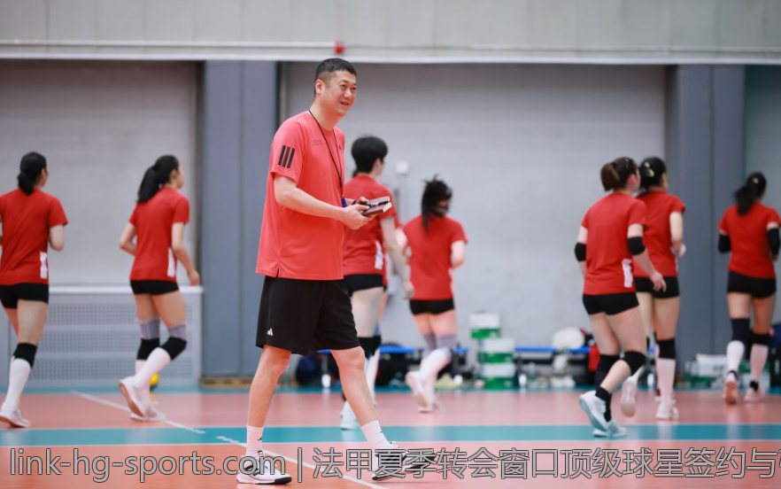 法甲夏季转会窗口顶级球星签约与引援盘点